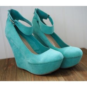 Aqua Wedges
